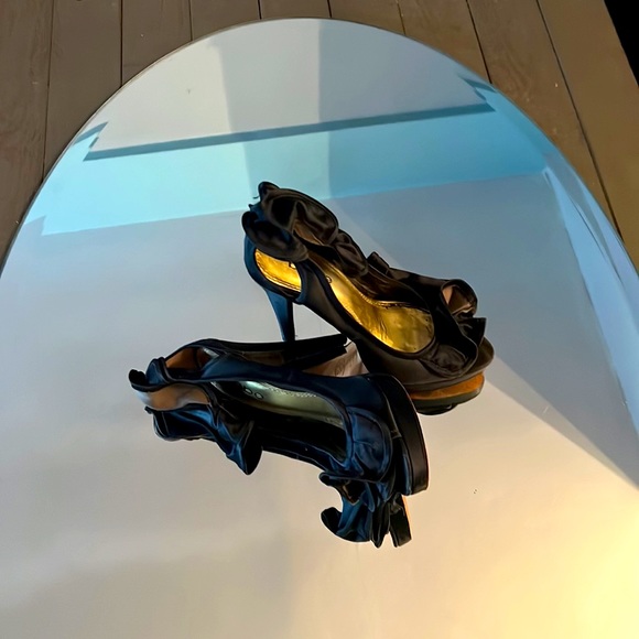 Elegant black shoes - Picture 2 of 2